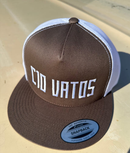 Snapback - brown/white with large logo